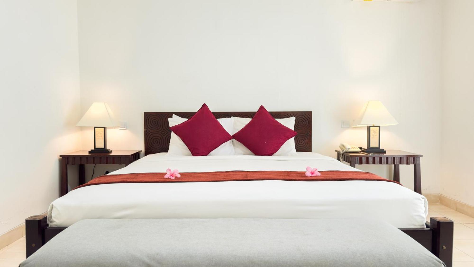 Legong Keraton Beach Hotel Canggu  Exterior photo