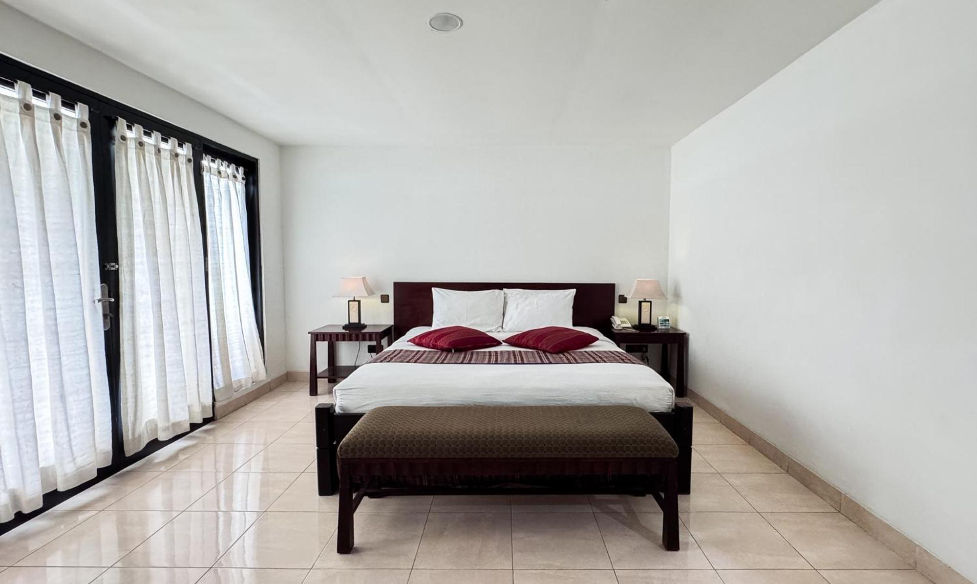 Legong Keraton Beach Hotel Canggu  Exterior photo