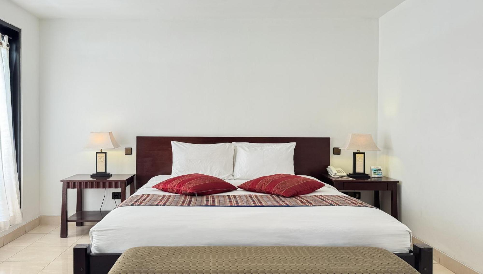 Legong Keraton Beach Hotel Canggu  Exterior photo