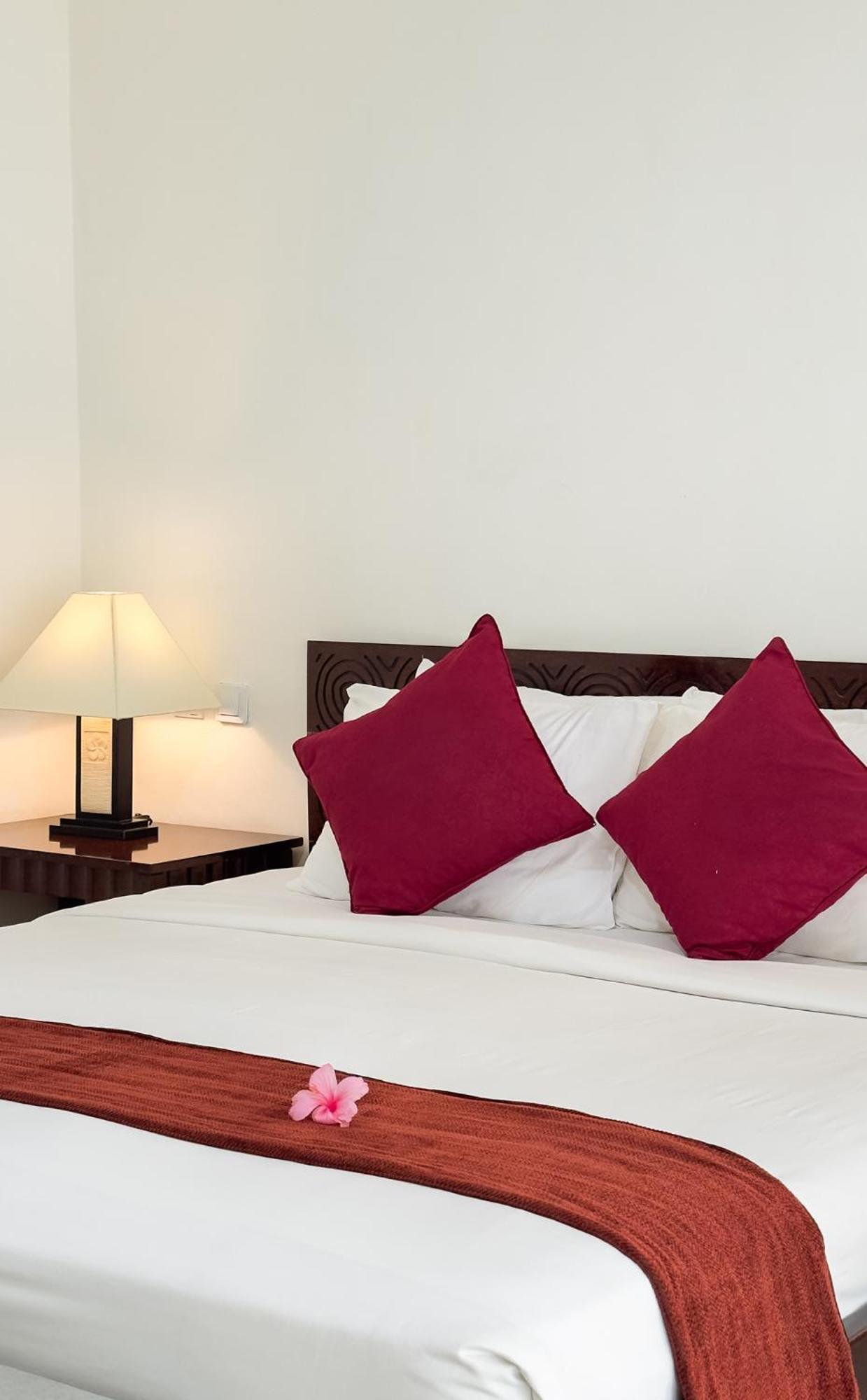 Legong Keraton Beach Hotel Canggu  Exterior photo