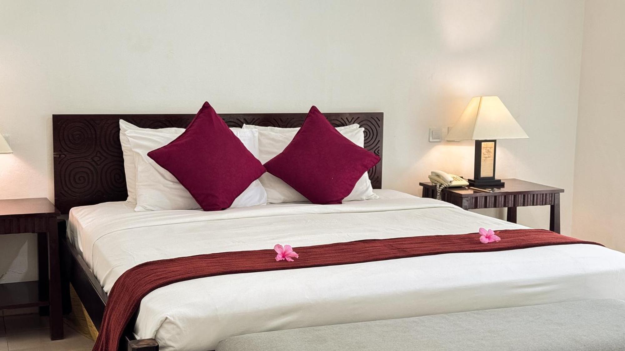 Legong Keraton Beach Hotel Canggu  Exterior photo