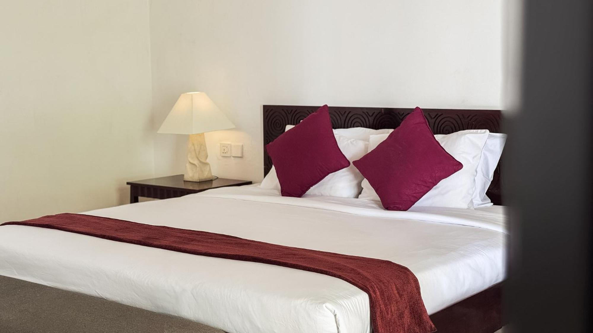 Legong Keraton Beach Hotel Canggu  Exterior photo